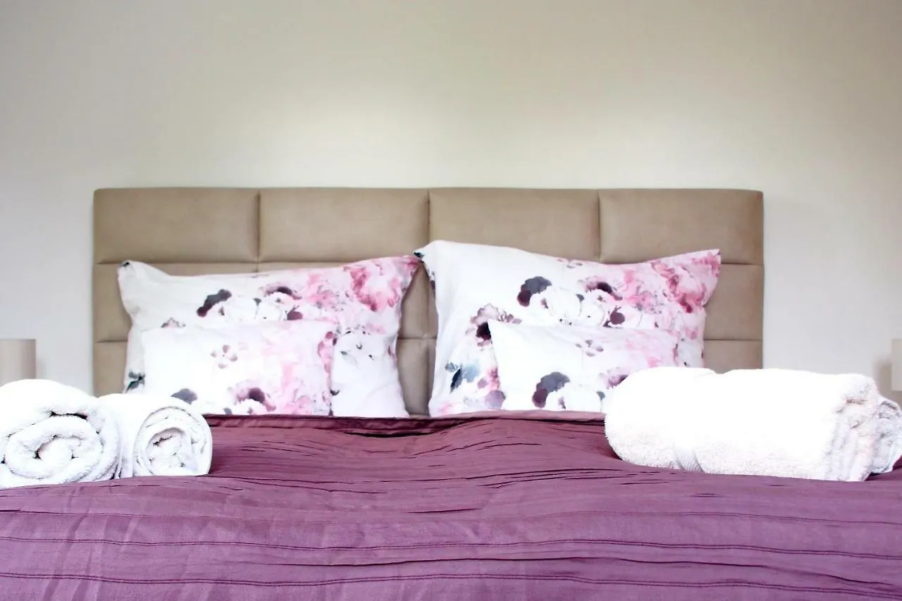 Apartament Green Buda Valley: Holiday Home With Garden Budapeszt Węgry