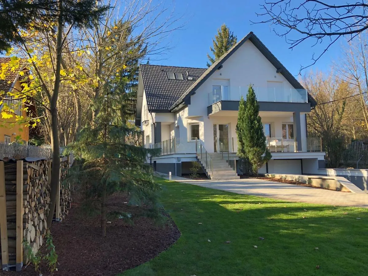 Green Buda Valley: Holiday Home With Garden بودابست