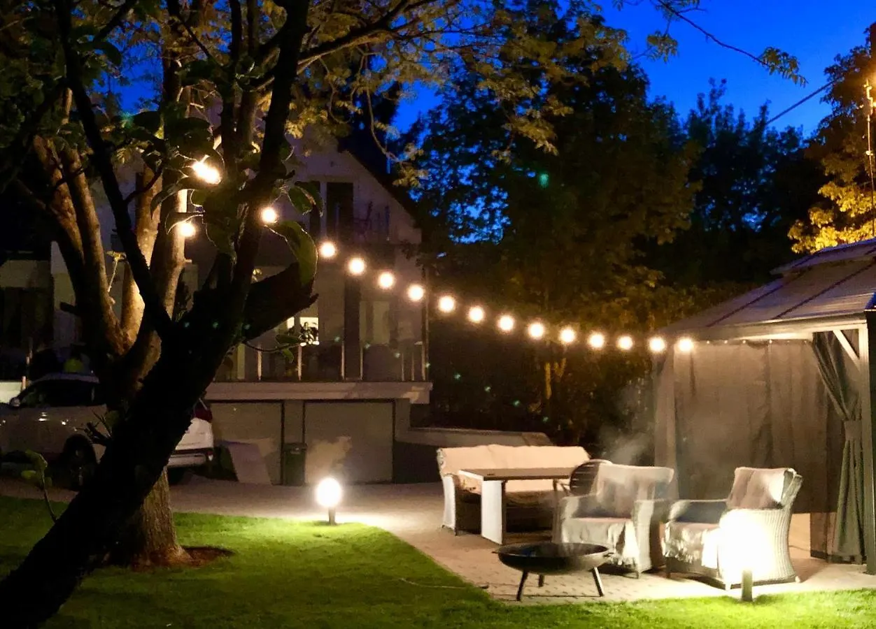 شقة Green Buda Valley: Holiday Home With Garden بودابست المجر